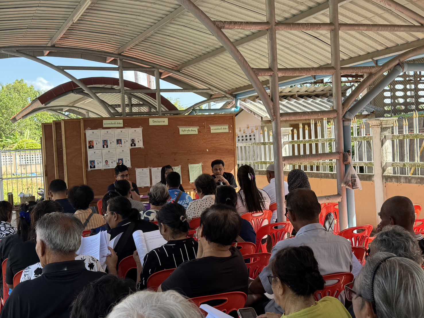 วันที่  18 มีนาคม นายมะสายดี เจะมิง นายกองค์การบริหารส่วนตำบลดอน มอบหมายให้นางสุจิน  แผ้วสะอาด รองนายกองค์การบริหารส่วนตำบลดอน พร้อมด้วยเจ้าหน้าที่องค์การบริหารส่วนตำบลดอน ร่วมเวทีประชาคมพิจารณาอัตราค่าธรรมเนียม เกี่ยวกับขยะมูลฝอยฯ และร่างข้อบัญญัติองค์การบริหารส่วนตำบลดอน เรื่อง การควบคุมตลาด พ.ศ.2569
