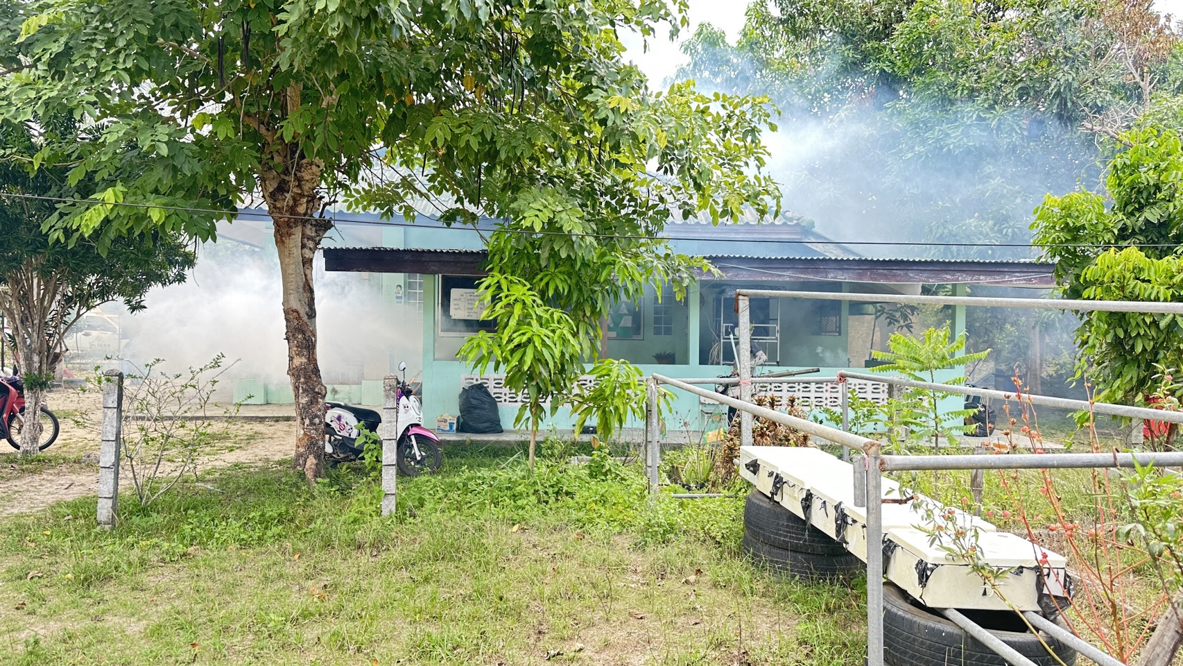 พ่นหมอกควันป้องกันโรคไข้เลือดออก ก่อนเปิดเทอมภาคเรียนที่ 1/2569 ของศูนย์พัฒนาเด็กเล็กสังกัดองค์การบริหารส่วนตำบลดอน